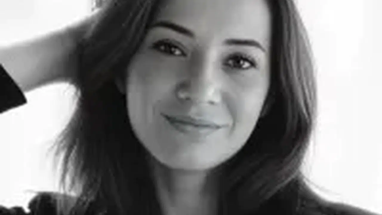 PINAR YÜZBAŞIGİL HAYATI VE KİMDİR? Emre Altuğ’un sevgilisi nerelerde çalıştı?