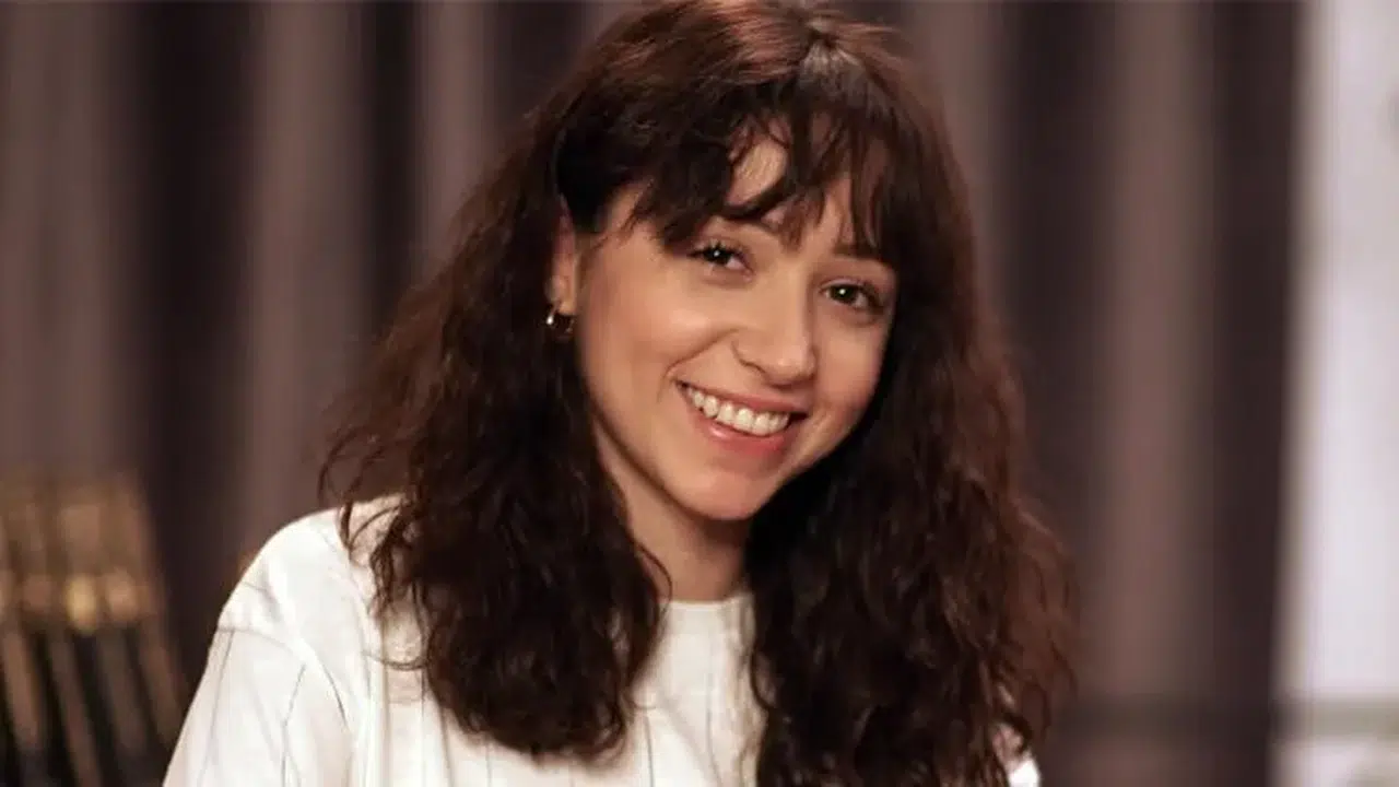 ZEYNEP BASTIK SEVGİLİSİ KİM! Serkay Tütüncü ile mi aşk yaşıyor?