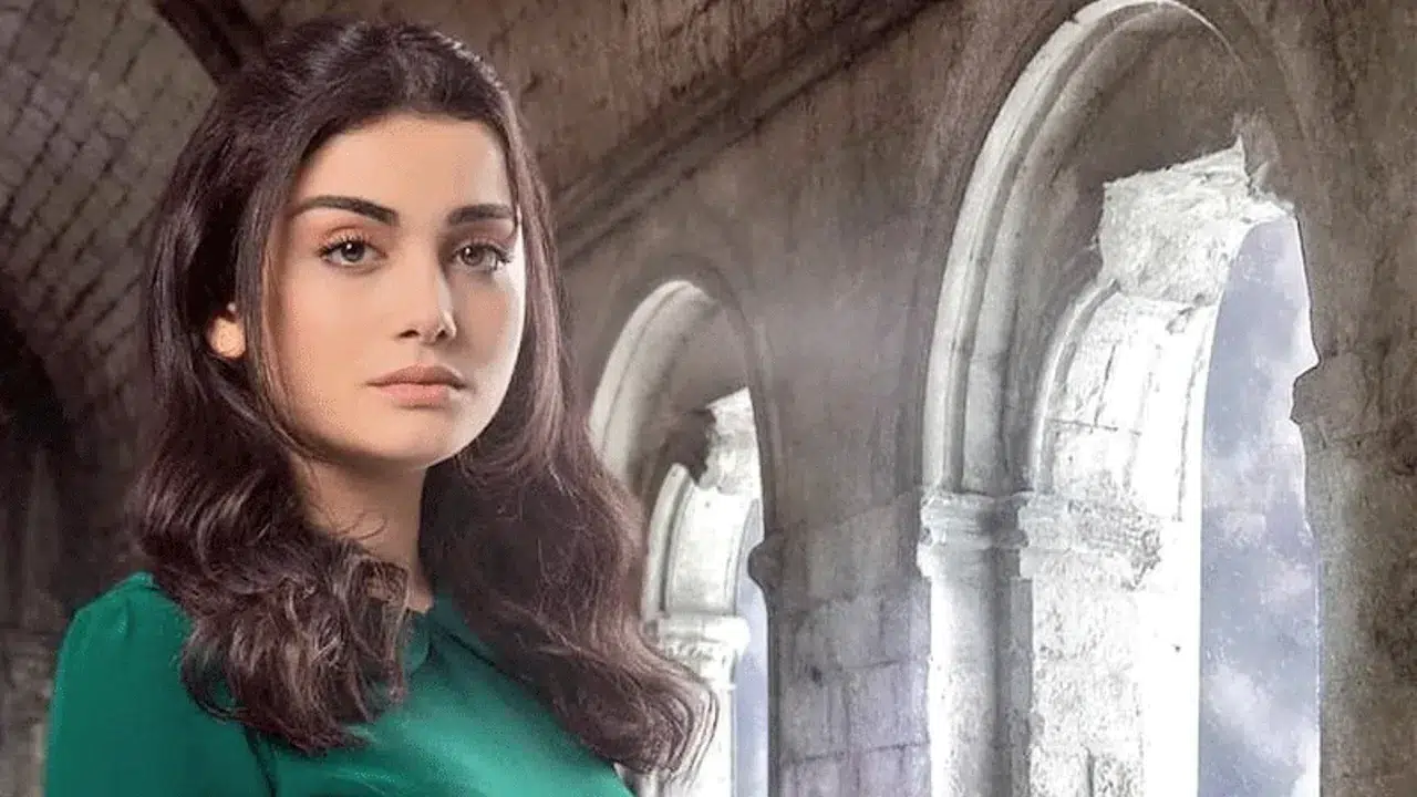 Özge Yağız Kimdir, Kaç Yaşında, Aslen Nereli, Evli Mi, Kiminle Nişanlandı, Boyu ve Kilosu Kaç, Hangi Dizilerde Oynadı?