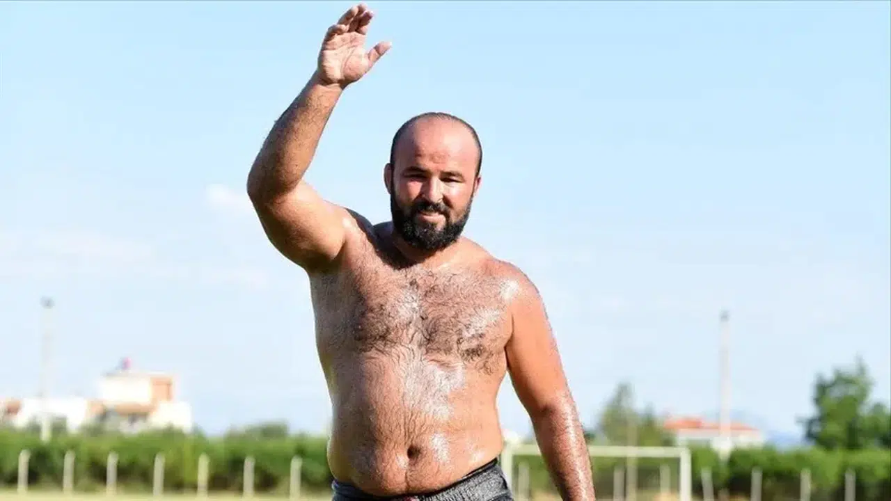 Orhan Okulu Eşi (Karısı) Kim, Kiminle Evli, Kaç Yaşında, Aslen Nereli, Boyu Kaç, Ne İş Yapıyor, Mesleği Ne, Nerede Yaşıyor?