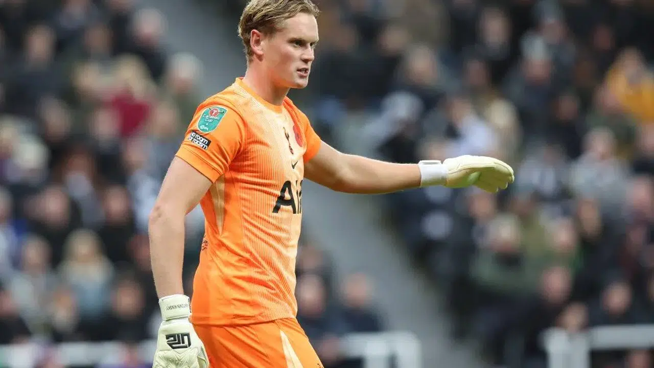 Şampiyonlar Ligi’nde geceye damga vuran olay! Kinsky 17 dakikada ağlayarak oyundan çıktı