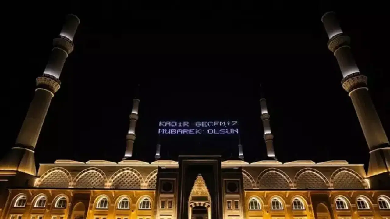 2026 KADİR GECESİ NE ZAMAN! Diyanet Takvimine Göre Tarihler