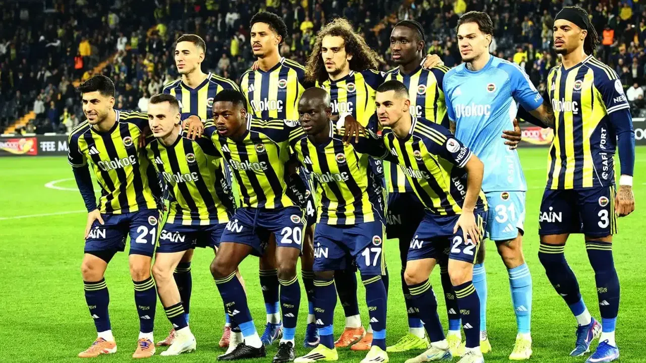 Kadıköy’de Tribünler İkiye Bölündü! Mert Müldür ve Ederson’a Islık ve Alkış Bir Arada