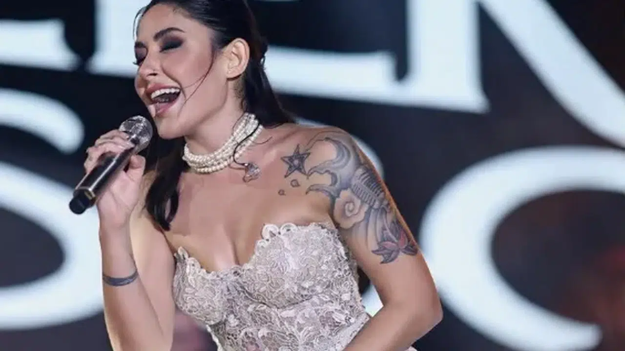 Melek Mosso ile Beşiktaşlı Yıldız Aynı Karede! Notu Olay Oldu