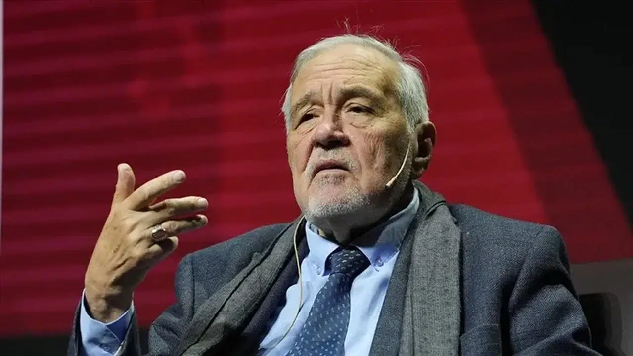 Tarihçi Prof. Dr. İlber Ortaylı Tedavi Gördüğü Hastanede Hayatını Kaybetti