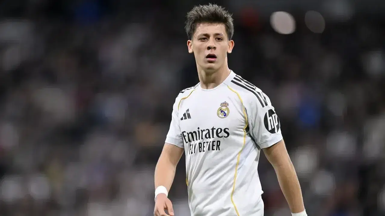 Real Madrid’de Arda Güler Hedefte, Takım Arkadaşlarından Eleştiriler!