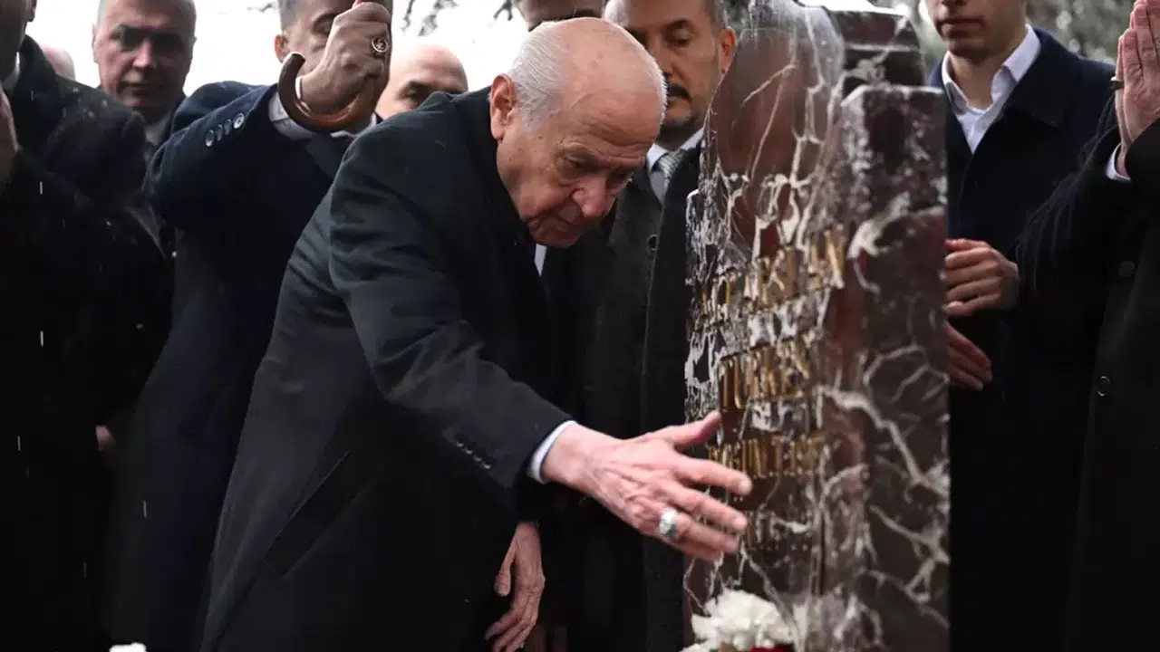 Bahçeli’den Bayram Günü Dikkat Çeken Mesaj: Yeni ve Güçlü Türkiye Vurgusu