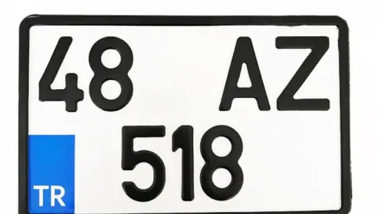 KARE PLAKALAR YASAK MI? 2026 APP plaka cezası ne kadar, kare plaka cezası var mı ve hangi araçlarda kullanılır?