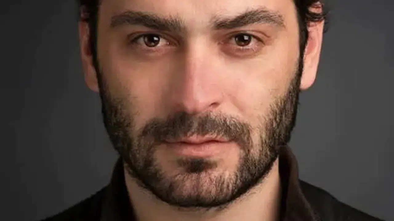 OZAN AKBABA NERELİ, ALEVİ Mİ? Hangi Dizilerde Oynadı?