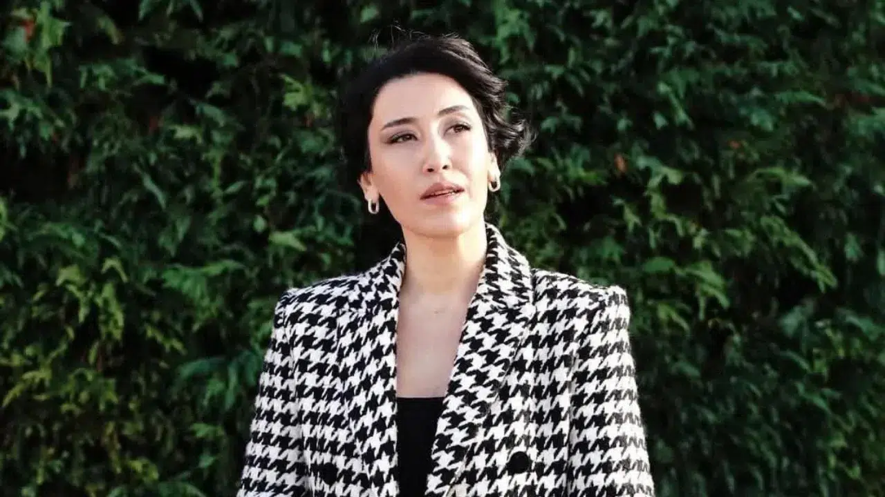 NESLİHAN ARSLAN KİMDİR VE HAYATI! Aslen nereli, kaç yaşında, ne mezunu, oynadığı diziler?