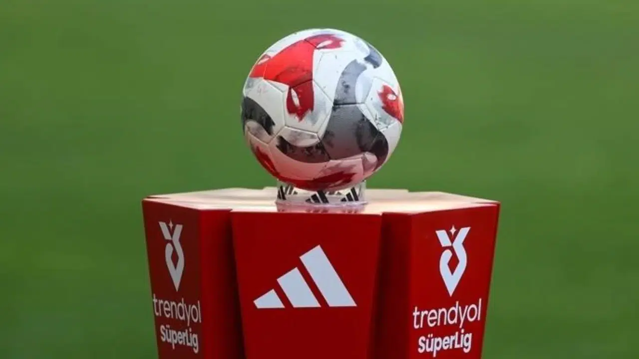 SÜPER LİG’DE ŞAMPİYONLUK YARIŞINDA KİM AVANTAJLI? Galatasaray kaç puanda, Fenerbahçe ve Trabzonspor’un kalan maçları neler?