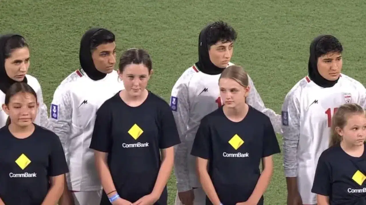 Asya Kupası’nda Dikkat Çeken An! İranlı Futbolcula…