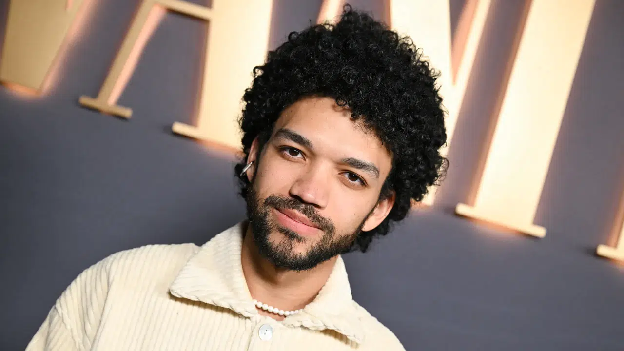 JUSTİCE SMİTH GAY Mİ! Kaç Yaşında, Nereli ve Hangi Filmlerde Oynadı?