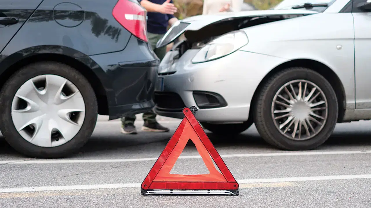 RÜYADA KAZA YAPIP ÖLMEK NE ANLAMA GELİR? Rüyada Araba Kazası Yapmak, Sürekli Araba Kazası Görmek ve Kazadan Kurtulmak Ne Demek?