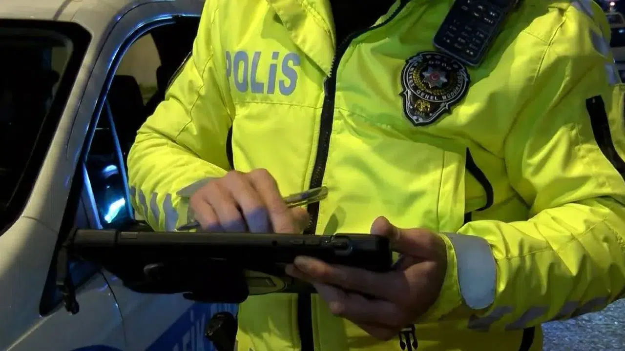 Zorunlu araç teçhizatı listesi 2026! Ceza kimleri kapsıyor, hangi malzemeler şart, kontrol noktalarında neye bakılıyor?