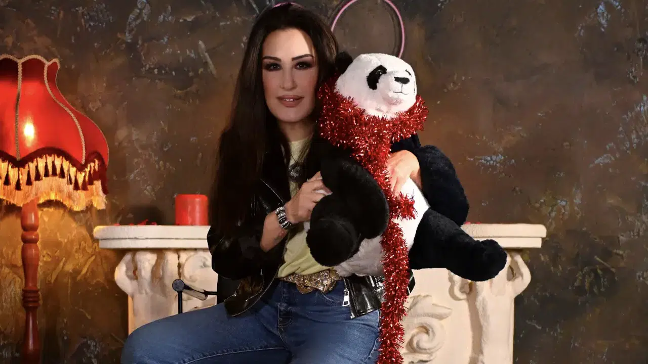 Nükhet Duru’dan sürpriz mash-up: Tak Etti Canıma x La Isla Bonita