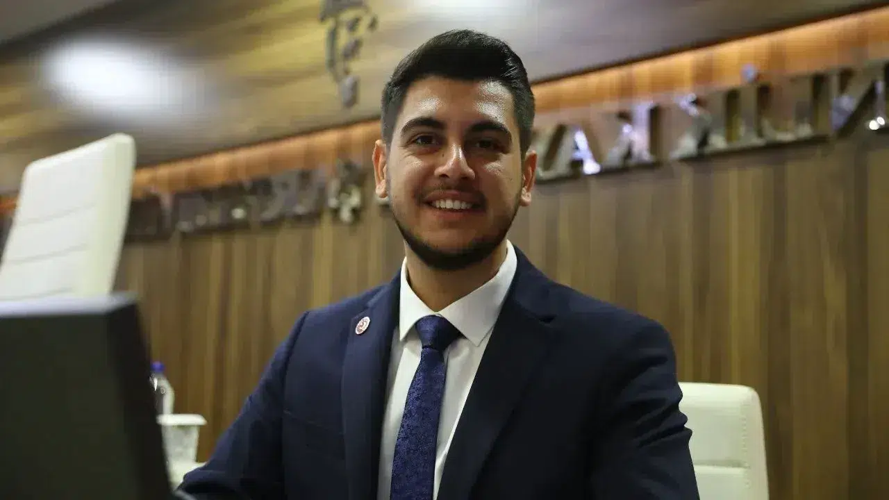 TAYHAN ŞANLI MESLEĞİ NE, NE İŞ YAPIYOR? Kaç yaşında, nereli, hangi partili, hangi görevlerde bulundu?