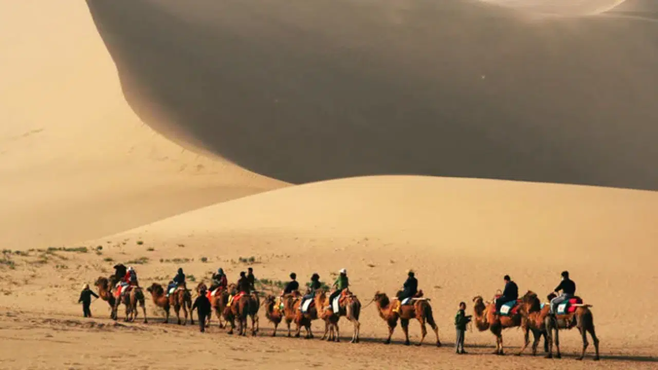 İPEK YOLU NEREDEN NEREYE UZANIR? Tarihi ipek yolu hangi bölgeleri birbirine bağlar?