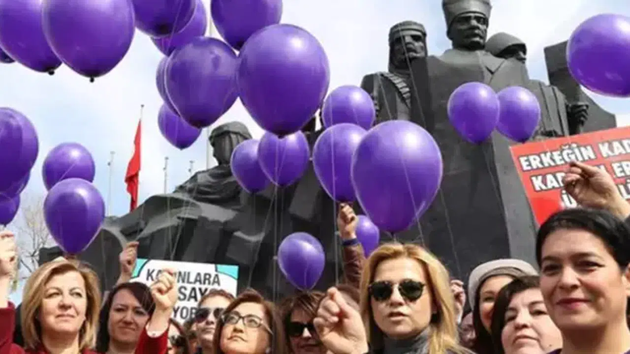 DÜNYA KADINLAR GÜNÜ HANGİ GÜN! 2026 Resmi tatil mi, Neden kutlanıyor, Nasıl ortaya çıktı?