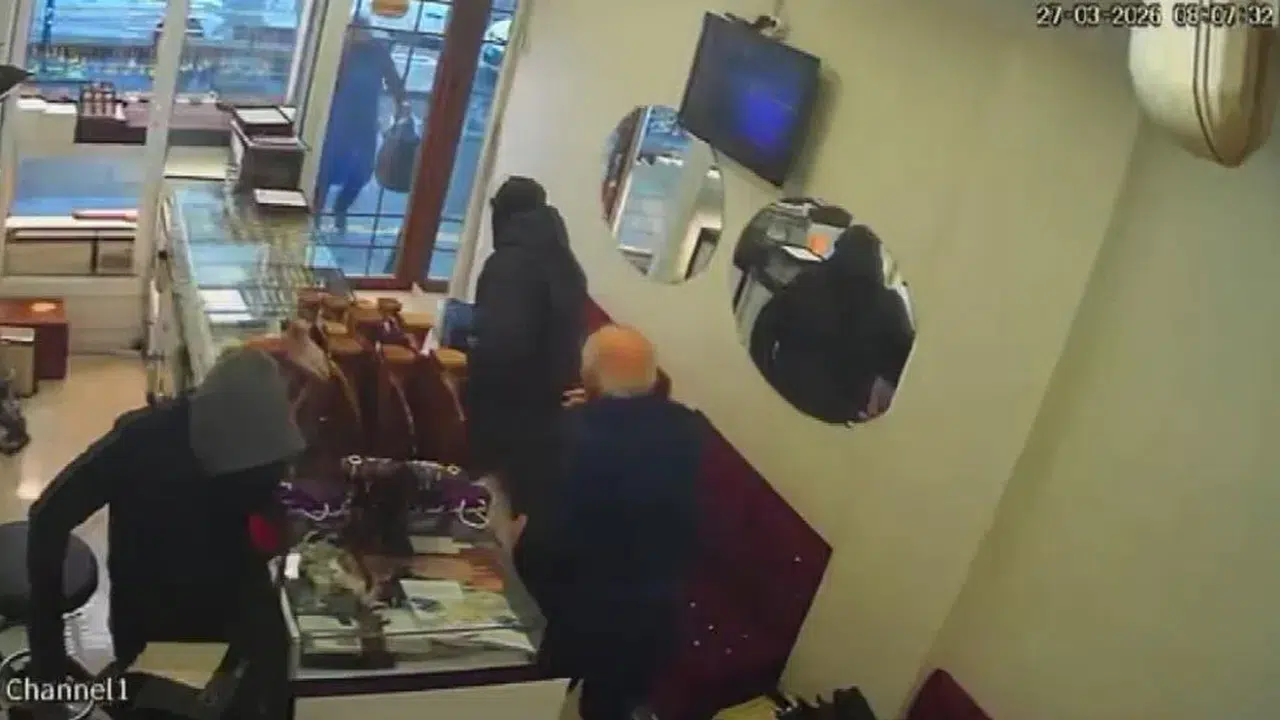 Diyarbakır’da Silahlı Kuyumcu Soygunu: 1,5 Kilo Altın Çalındı