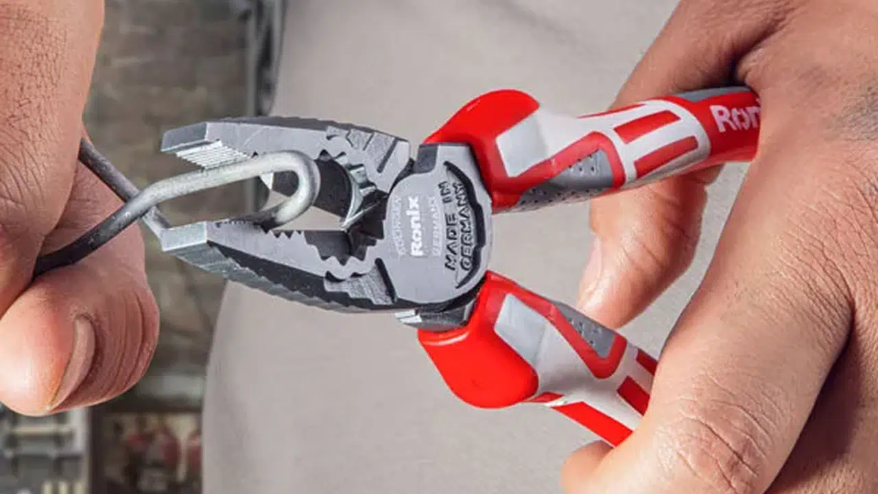 ARAÇTA PENSE OLMALI MI? Zorunlu mu, ceza var mı, muayenede gerekli mi, yasal durum ne?