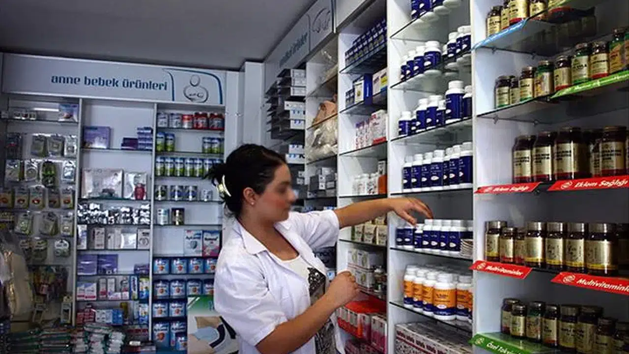 BAYRAMDA NÖBETÇİ ECZANELER AÇIK MI! Saat kaça kadar hizmet verecek?