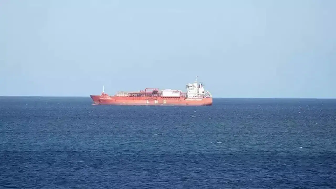 Orta Doğu’da Kritik Gün: İran’dan Füzeler, BAE’den Deniz Gücü Hazırlığı