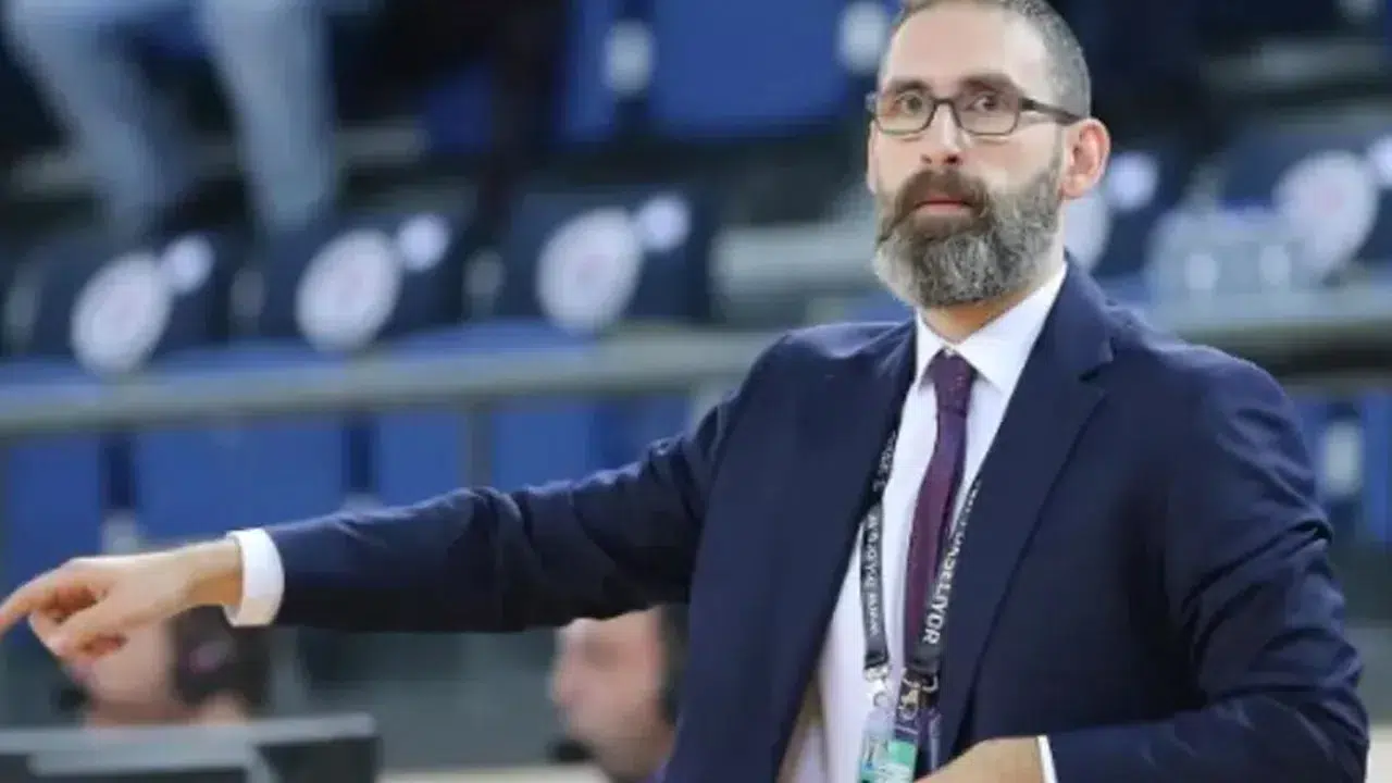 ERHAN ERNAK KİMDİR? Survivor Barış'ın Üvey Babası Galatasaray ve Milli Takım Antrenörü mü, Kardeşi Kim?