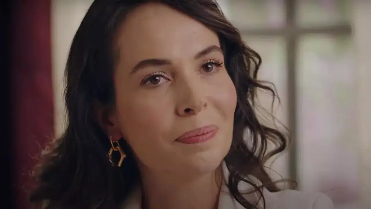 SEVDİĞİM SENSİN İNCİ KİM, ESRA RONABAR KAÇ YAŞINDA? Evli mi, çocuğu var mı, aslen nereli, ne mezunu, nerede yaşıyor?