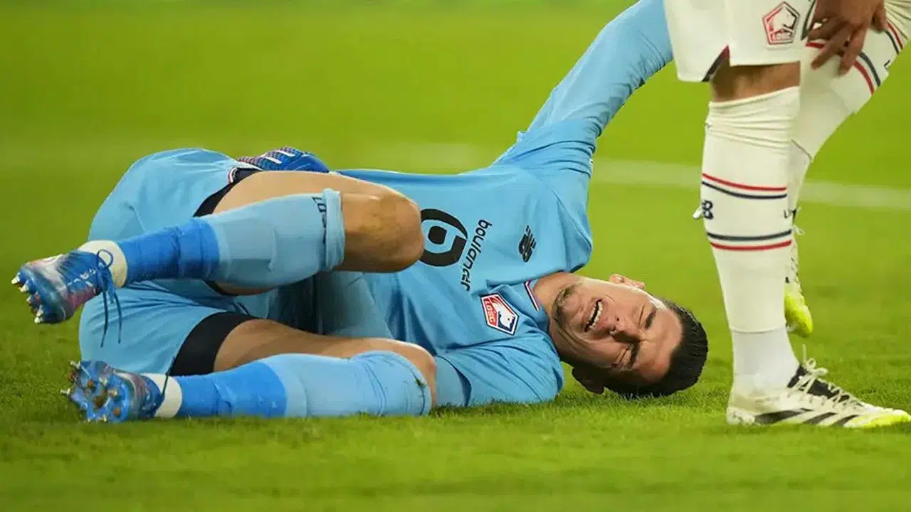 LİLLE’İN KALECİSİ BERKE ÖZER MARSİLYA MAÇINDA NEDEN SAKATLANDI! Kaçıncı dakikada oyundan çıktı, yerine kim geçti, sağlık durumu nasıl?