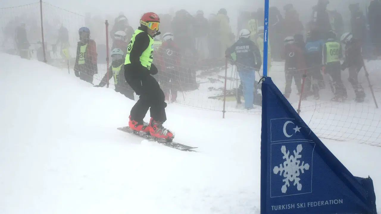 Kars Sarıkamış’ta Okul Sporları Şampiyonası Başladı, 580 Sporcu Pistte