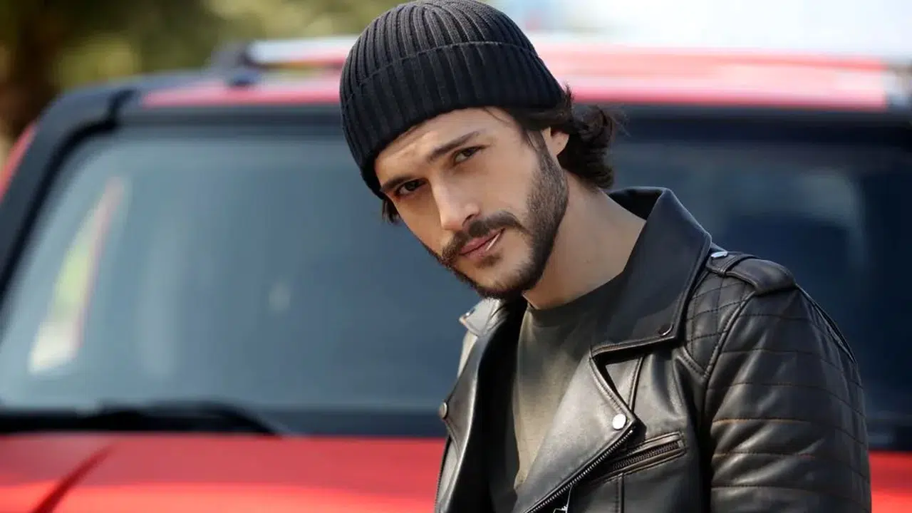 ALPEREN DUYMAZ KİMDİR VE EŞİ! Doğum Tarihi Ne, Nereli, Çocuğu Var Mı, Hangi Dizilerde Oynadı?