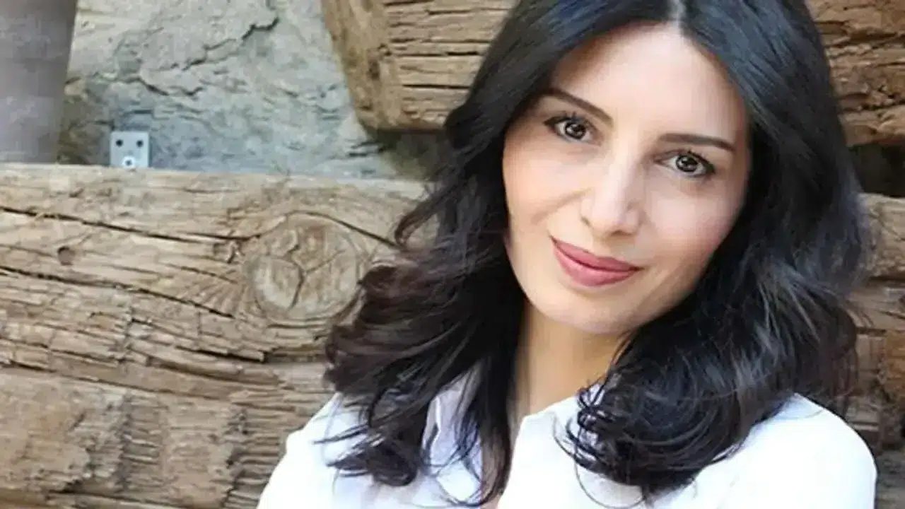 Yaprak Dökümü’nün Ceyda’sı Başak Sayan Kaç Yaşında, Nereli, Evli Mi? Amerika’daki Hayatı, İkiz Çocukları ve Yazdığı Kitaplar Neler?