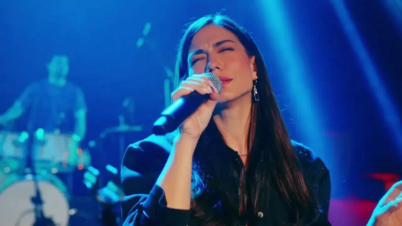 EŞREF RÜYA DİZİSİNİN NİSAN'I DEMET ÖZDEMİR'İN SÖYLEYİN PERFORMANSI gerçek mi, canlı mı söylendi, fragman neden trend oldu, izleyici tepkisi ne?