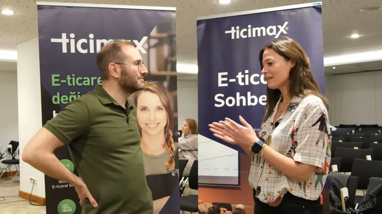 FENERBAHÇE–SAMSUNSPOR MAÇINDA ANONS YAPAN KADIN KİM! Gülce Şeneren Koçak Kimdir, Ne İş Yapıyor?