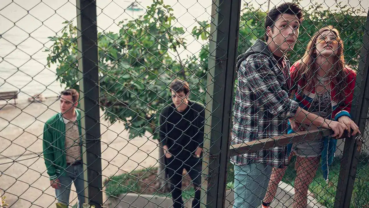 AŞK 101 2. SEZON YORUMLARI NASIL? Netflix Türkiye dizisi final sezonunda beklentileri karşıladı mı?