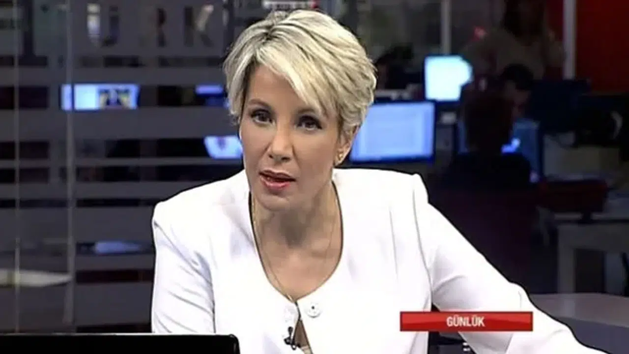 Saynur Tezel kiminle evli, Ali Özgentürk ile evli miydi, ne iş yapıyor, mesleği nedir, kaç yaşında ve nereli?