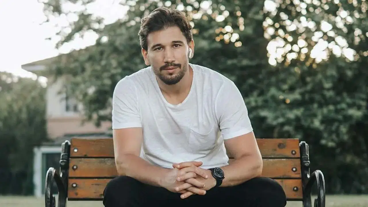 ADEM KILIÇÇI KİMDİR? Kaç yaşında, kaç kilo, boyu kaç cm, aslen nereli ve evli mi?