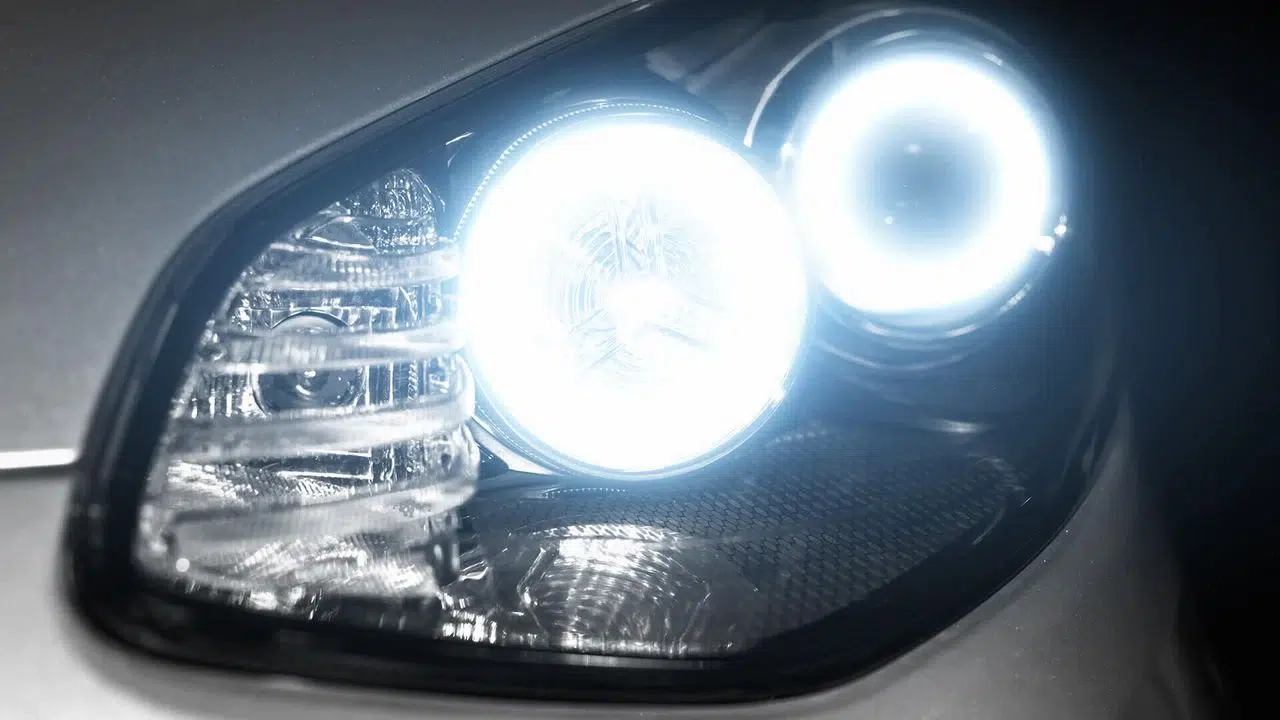 BEYAZ FAR YASAKLANDI MI 2026? Xenon far kullanmak suç mu, LED far cezası kaç TL?