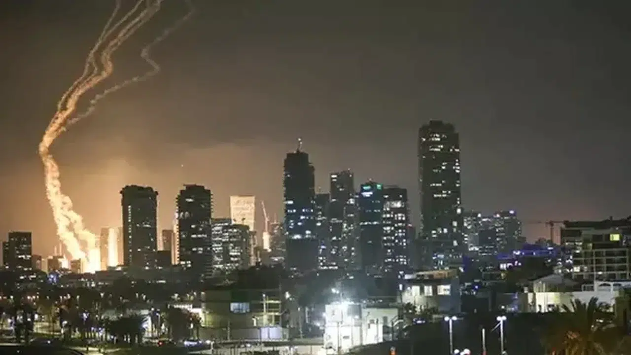 Tel Aviv’de geceyi füzeler aydınlattı, çok sayıda yaralı var!