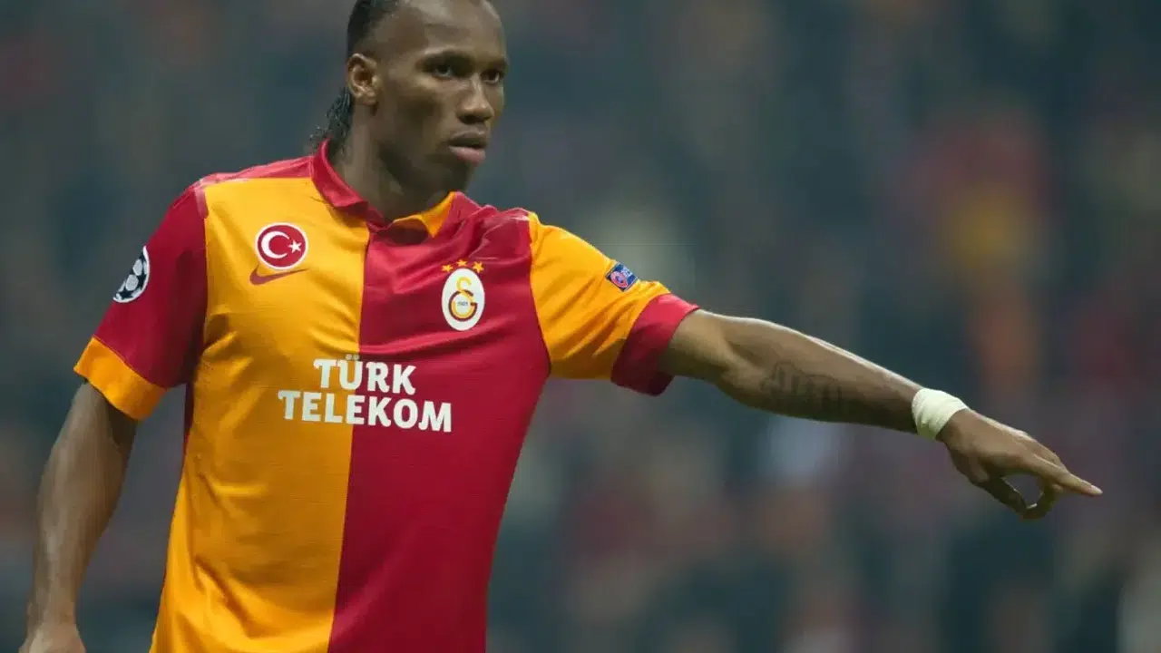 Galatasaray Tribünlerinden Osimhen’e Duygusal Gece! Drogba’dan Mesaj Geldi