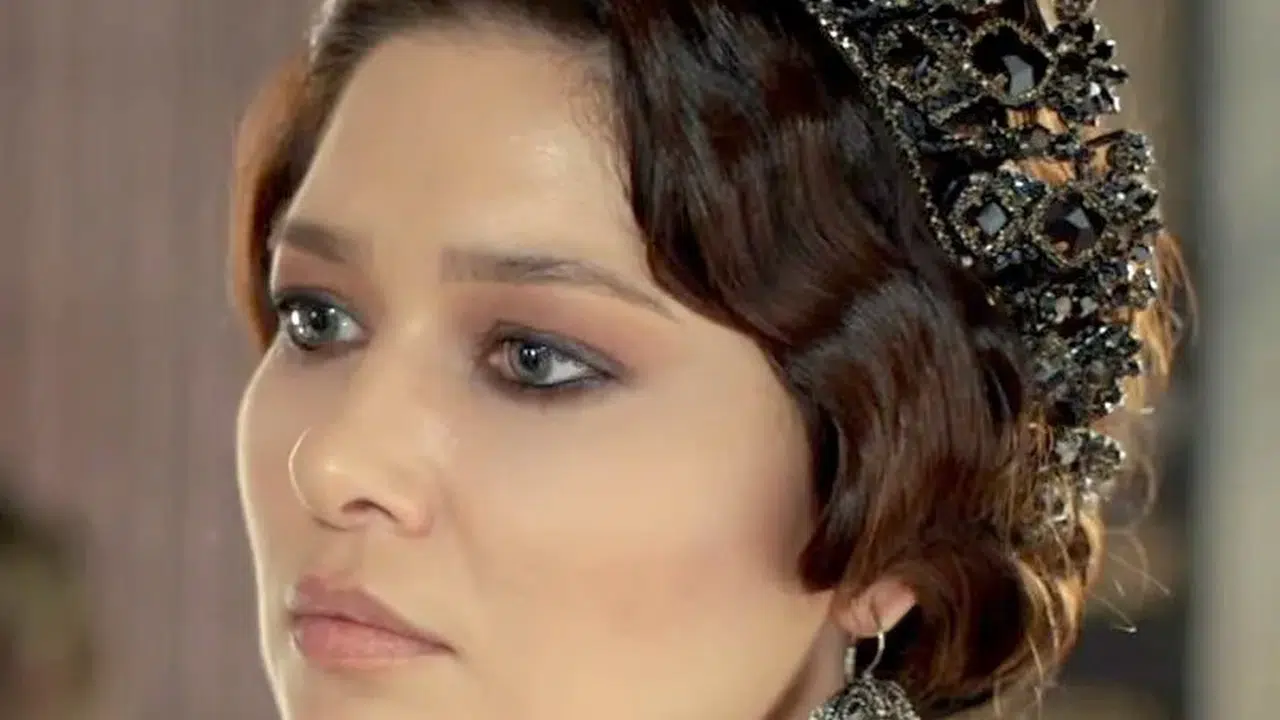 Nurgül Yeşilçay’ın Kökeni ve Aile Hayatı, Nerede Doğdu? Afyonkarahisarlı mı?