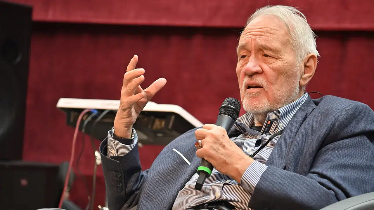 İLBER ORTAYLI HANGİ DİLLERİ BİLİYOR? Kaç dil konuşuyor, Almanca biliyor mu, Rusça konuşuyor mu, toplam kaç dil biliyor?