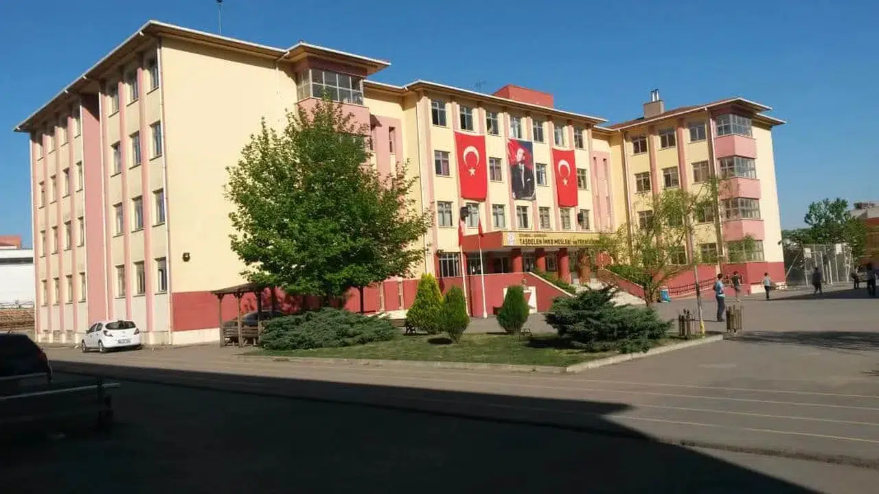 Çekmeköy Lise Olayı Son Dakika, Bıçaklı Saldırı Neden Oldu, Gözaltı Var Mı?