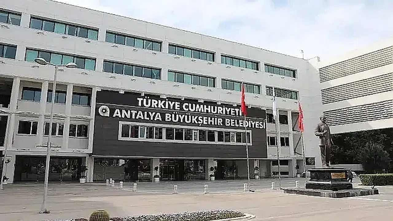 Antalya’da 41 sanıklı rüşvet davası yarın başlıyor