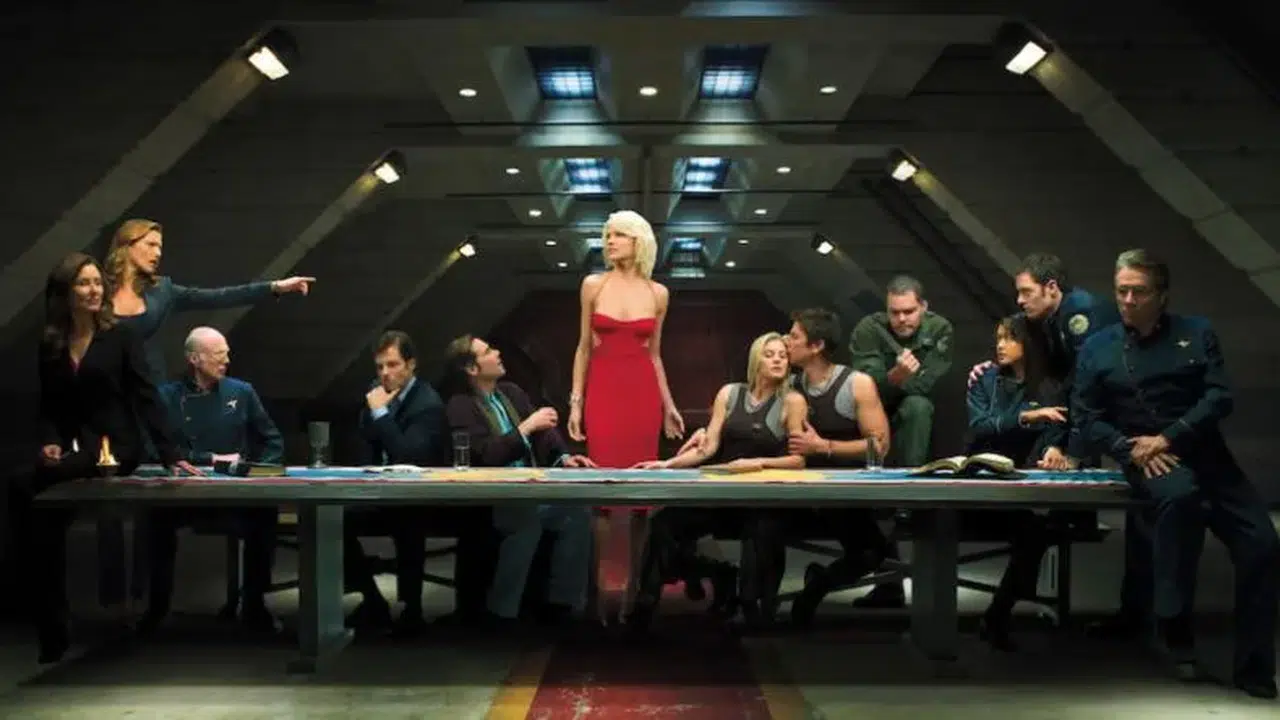 BATTLESTAR GALACTICA 6. SEZON NEREDEN İZLENİR! Battlestar Galactica izleme sırası nasıl olmalı?