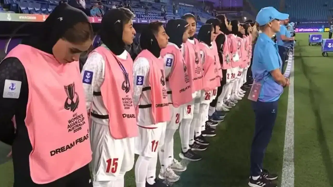 İran’da Şok İddia! Kadın Milli Futbol Takımını Taşıyan Otobüs Hedef Alındı