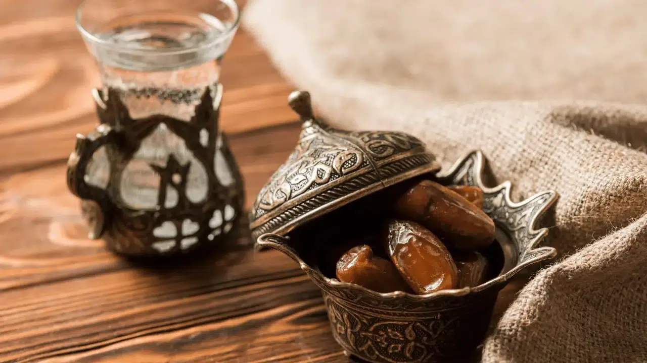 AREFE GÜNÜ ORUÇ TUTULACAK MI? 19 mart ramazan’ın son günü mü, son sahur ne zaman, oruç farz mı?