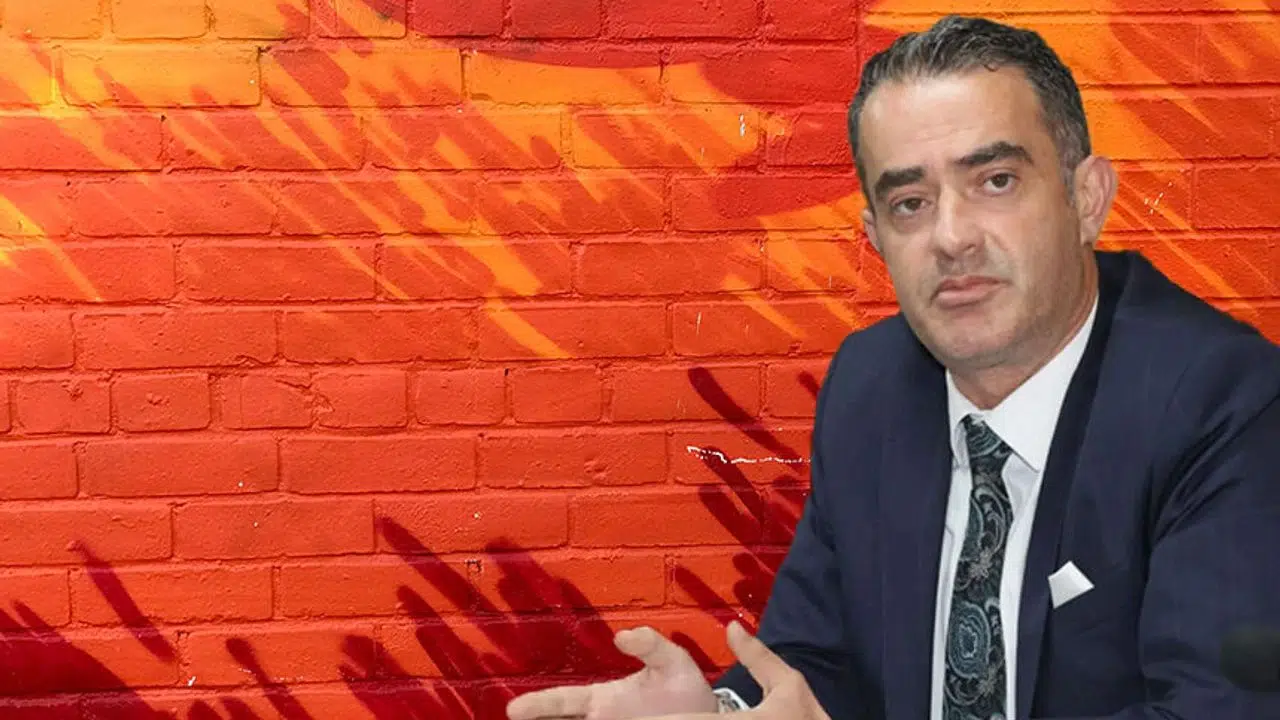 ÖZGÜR ARICI KİMDİR VE HAYATI! Nerede Doğdu, Yaşı Kaç, Ne Mezunu, Evli Mi, Çocuğu Var Mı?