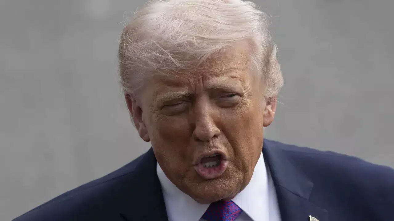 Trump’tan İran’a Sert Mesaj: “Teslim Olun, Yoksa Yine Vururuz”